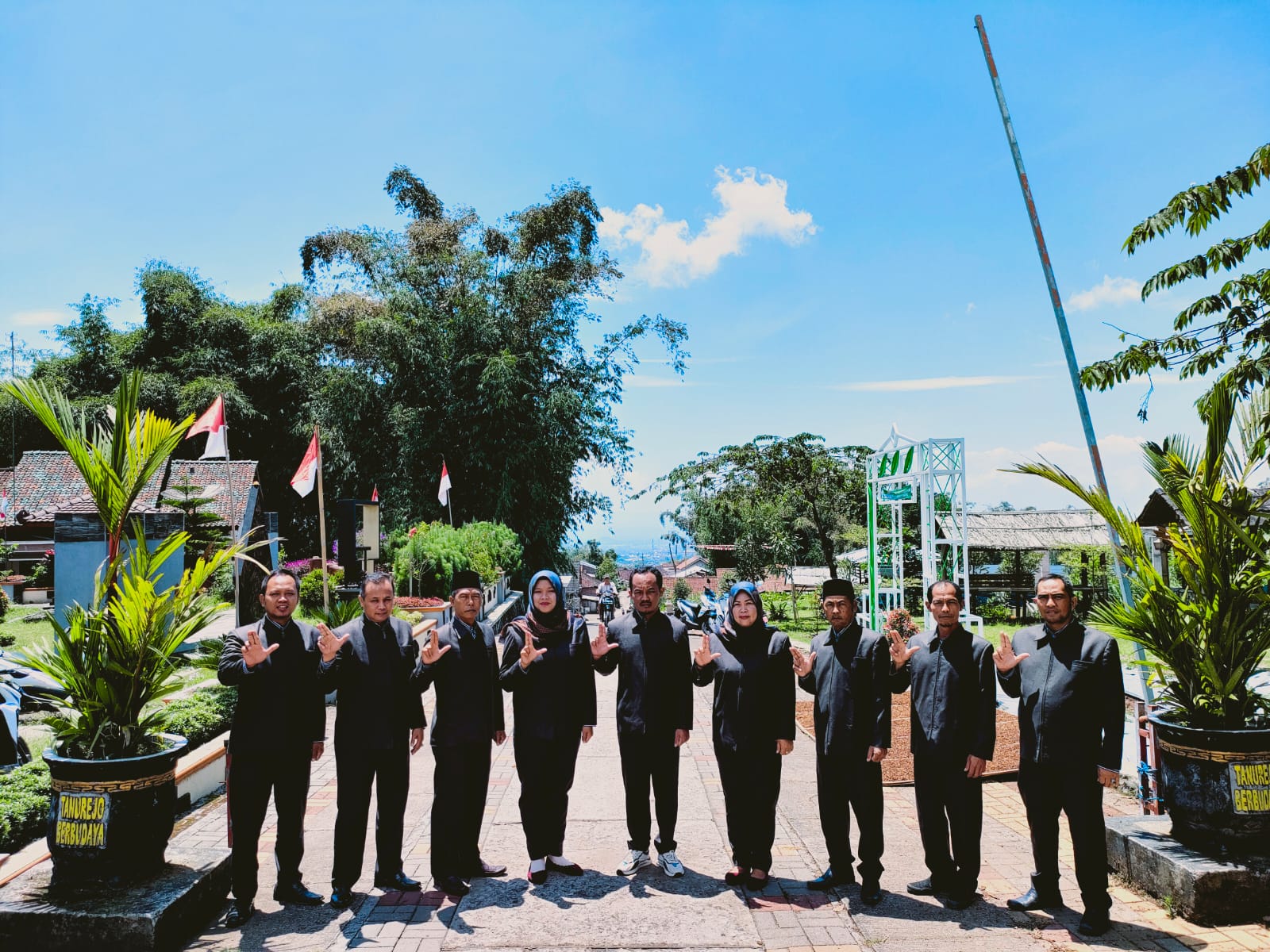 PERANGKAT DESA TANUREJO